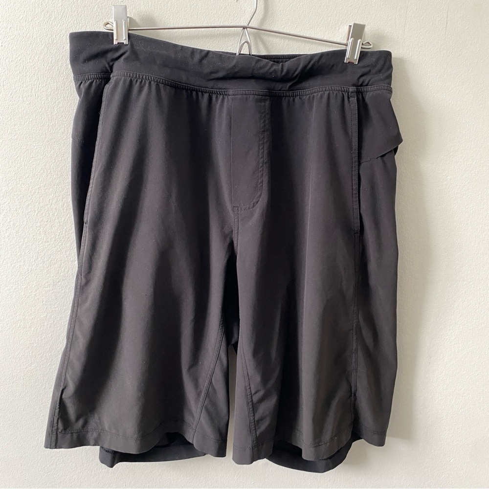 LULULEMON Men's Black Athletic Shorts 10” inseam XL